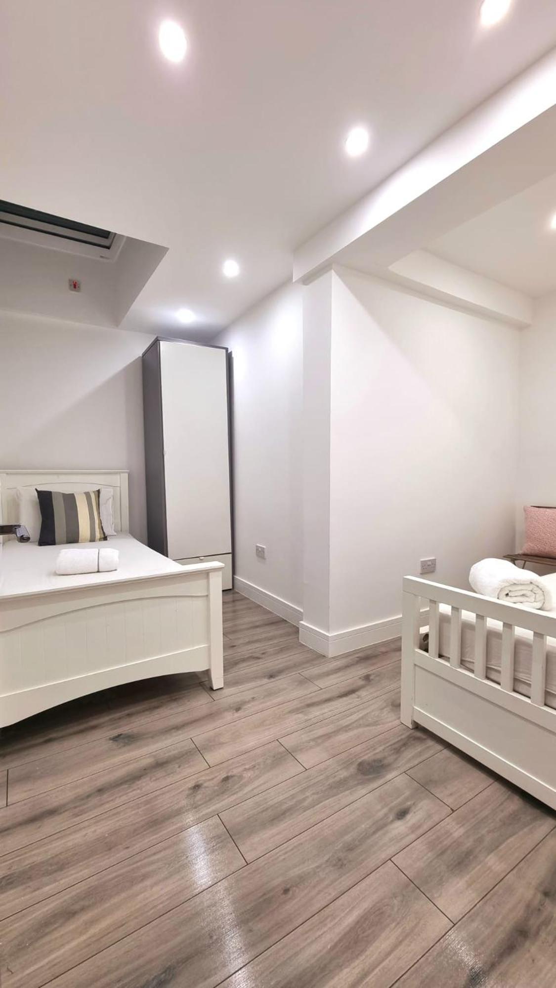 Brand New Flat Close To Turnpike Lane Tube Station Лондон Екстер'єр фото