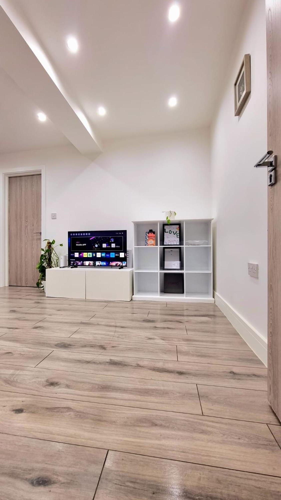 Brand New Flat Close To Turnpike Lane Tube Station Лондон Екстер'єр фото