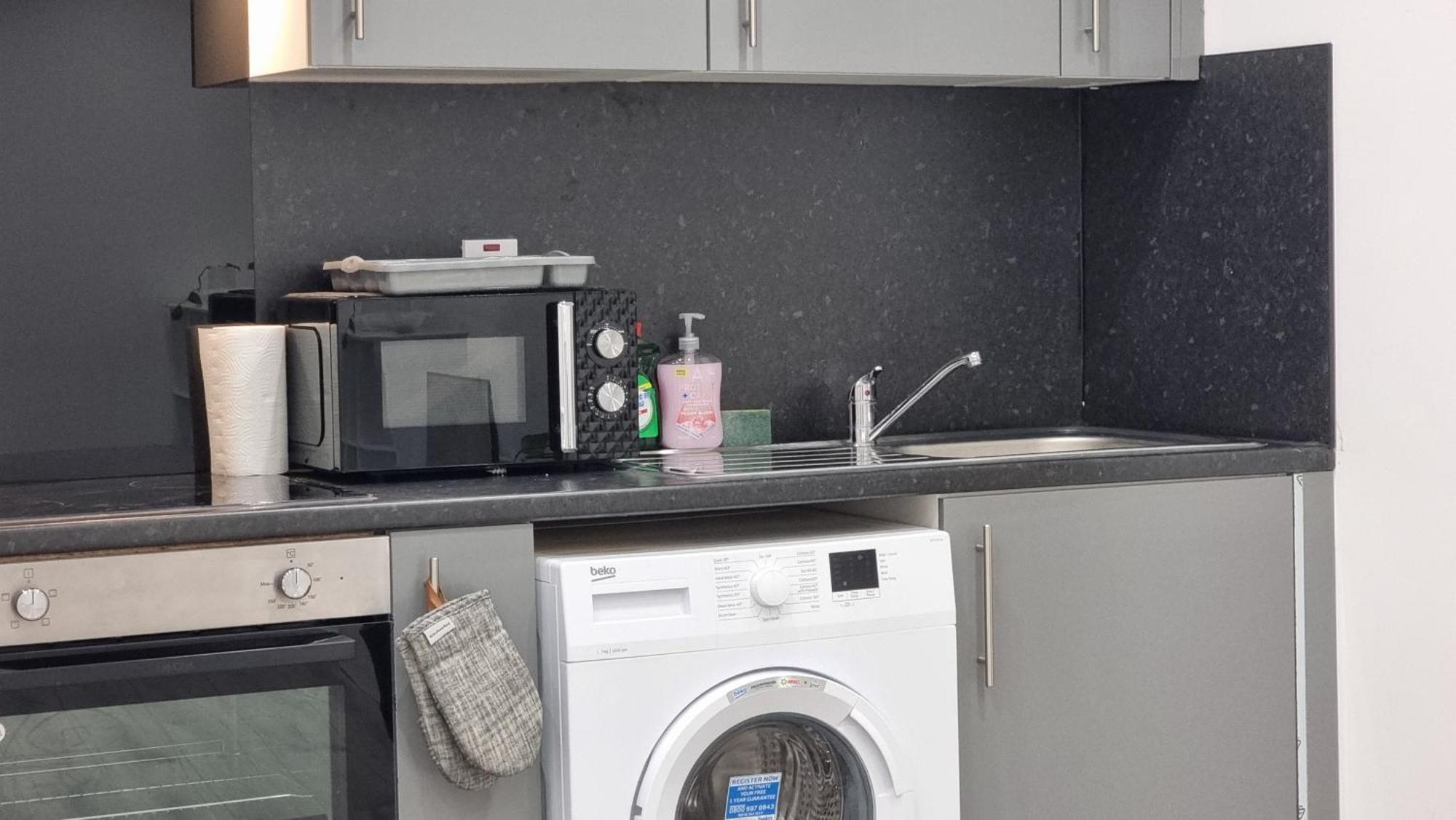 Brand New Flat Close To Turnpike Lane Tube Station Лондон Екстер'єр фото